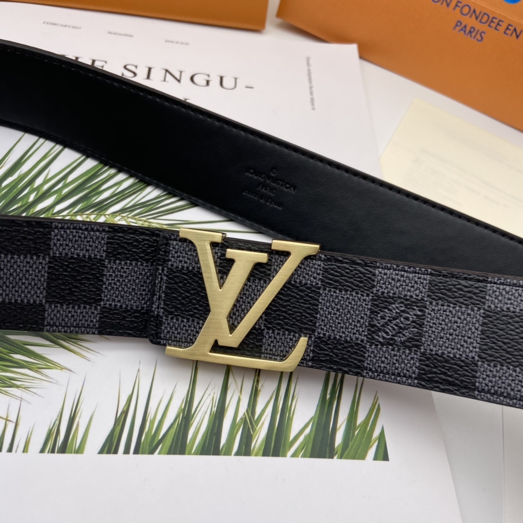 Louis Vuitton INITIALES 40MM REVERSIBLE