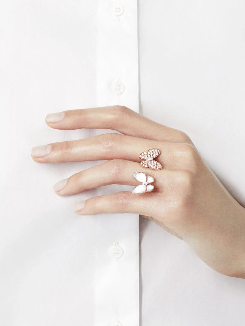 Van Cleef & Arpels Two Butterfly Between the Finger ring