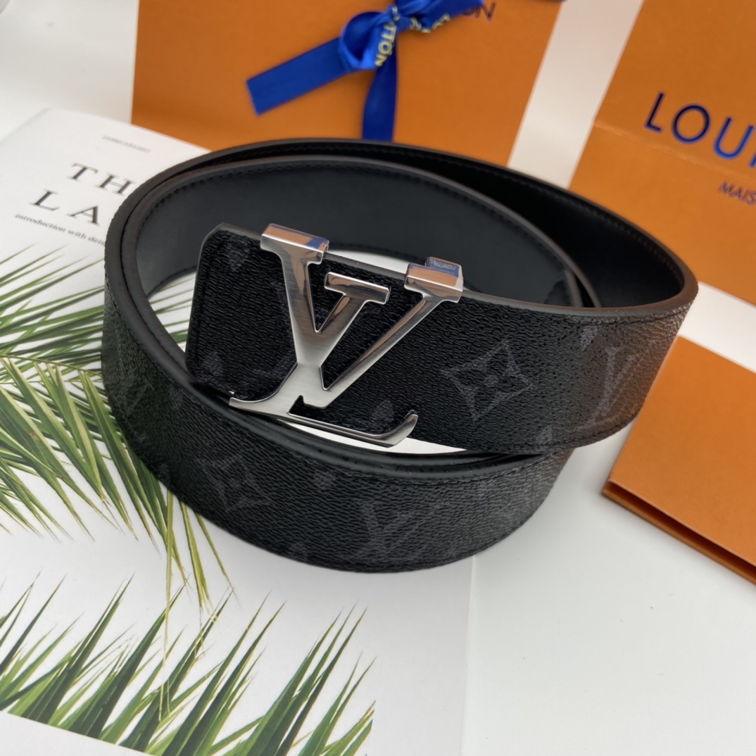 Louis Vuitton INITIALES 40MM REVERSIBLE