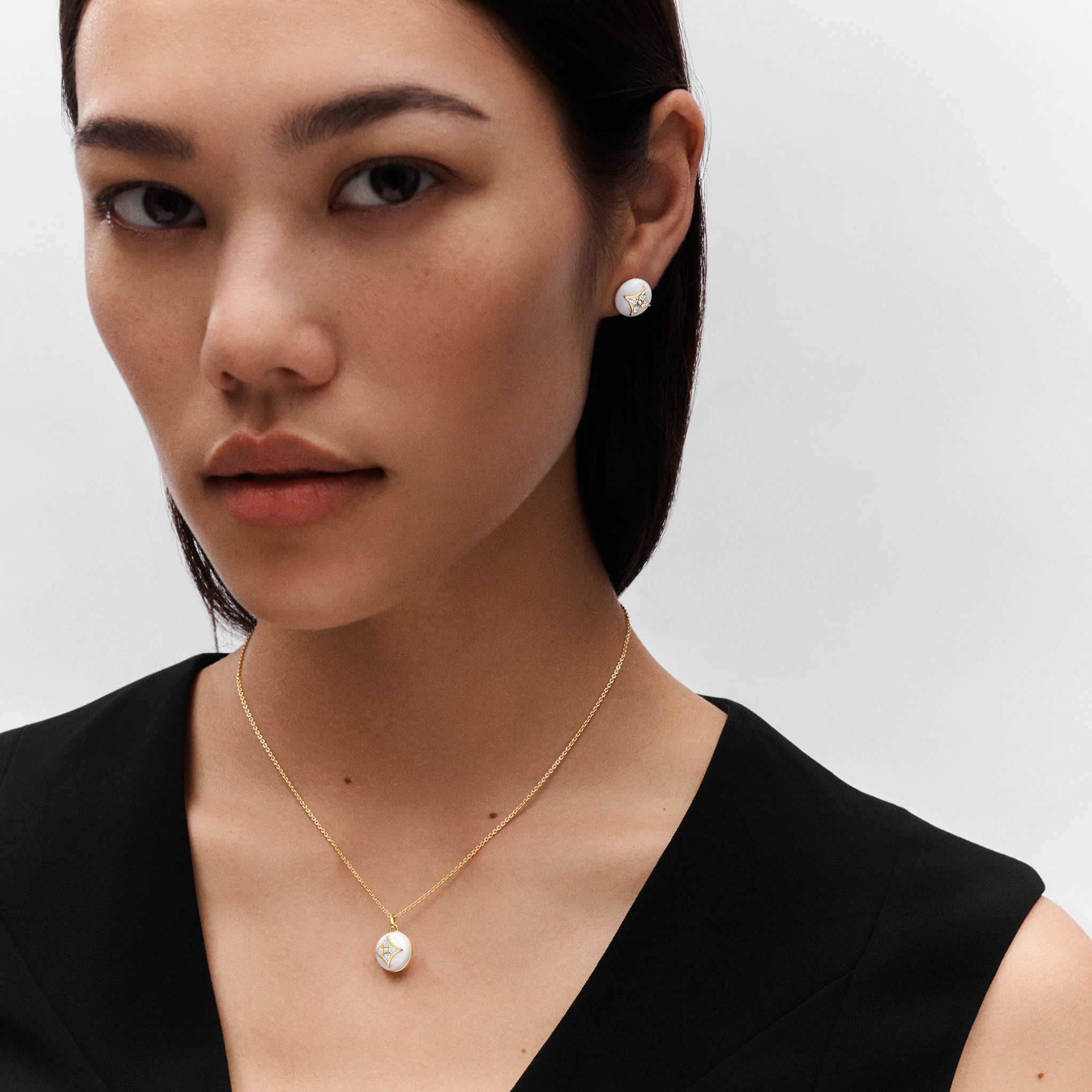 Louis Vuitton B Blossom Studs, Yellow Gold, White Gold, White Agate And Diamonds