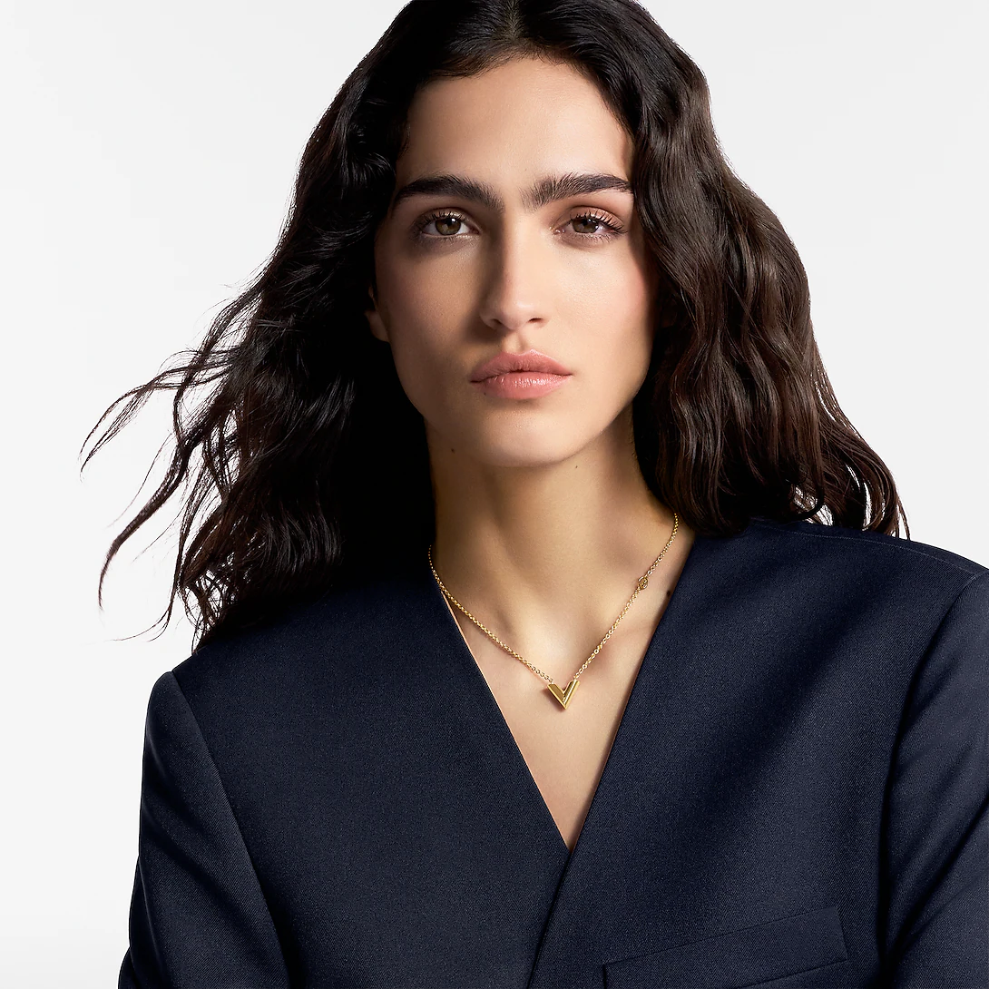 Louis Vuitton Essential V Necklace M00857