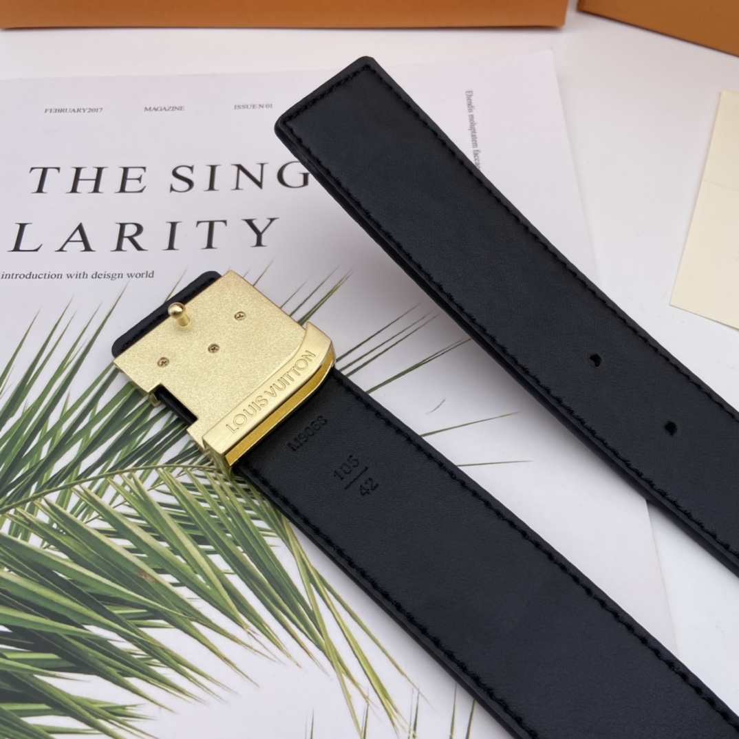 Louis Vuitton INITIALES 40MM REVERSIBLE