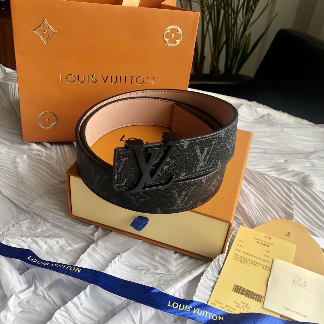 Louis Vuitton INITIALES 40MM MATTE BLACK BELT