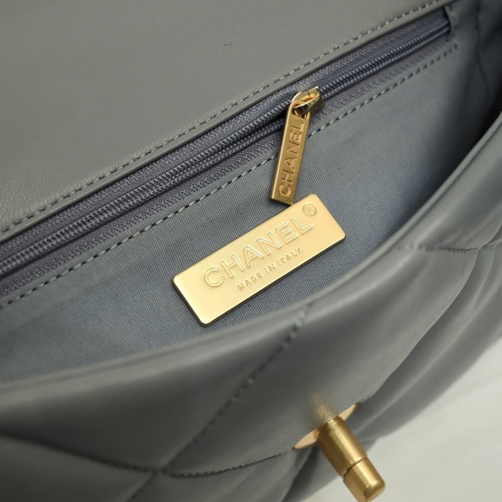 Chanel 19 Handbag AS1160