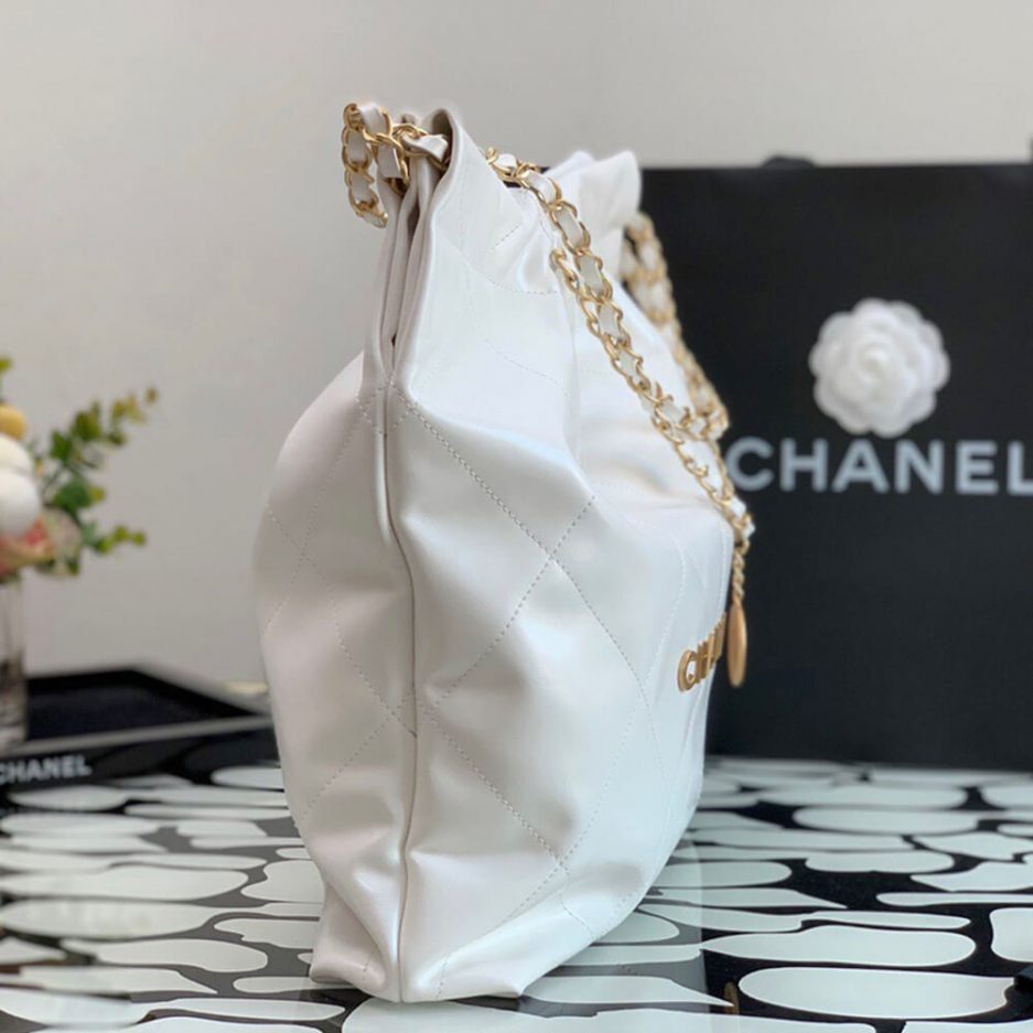 Chanel 22 Small Handbag AS3260