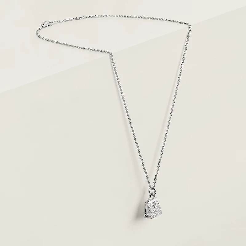 Hermes Amulettes Kelly pendant