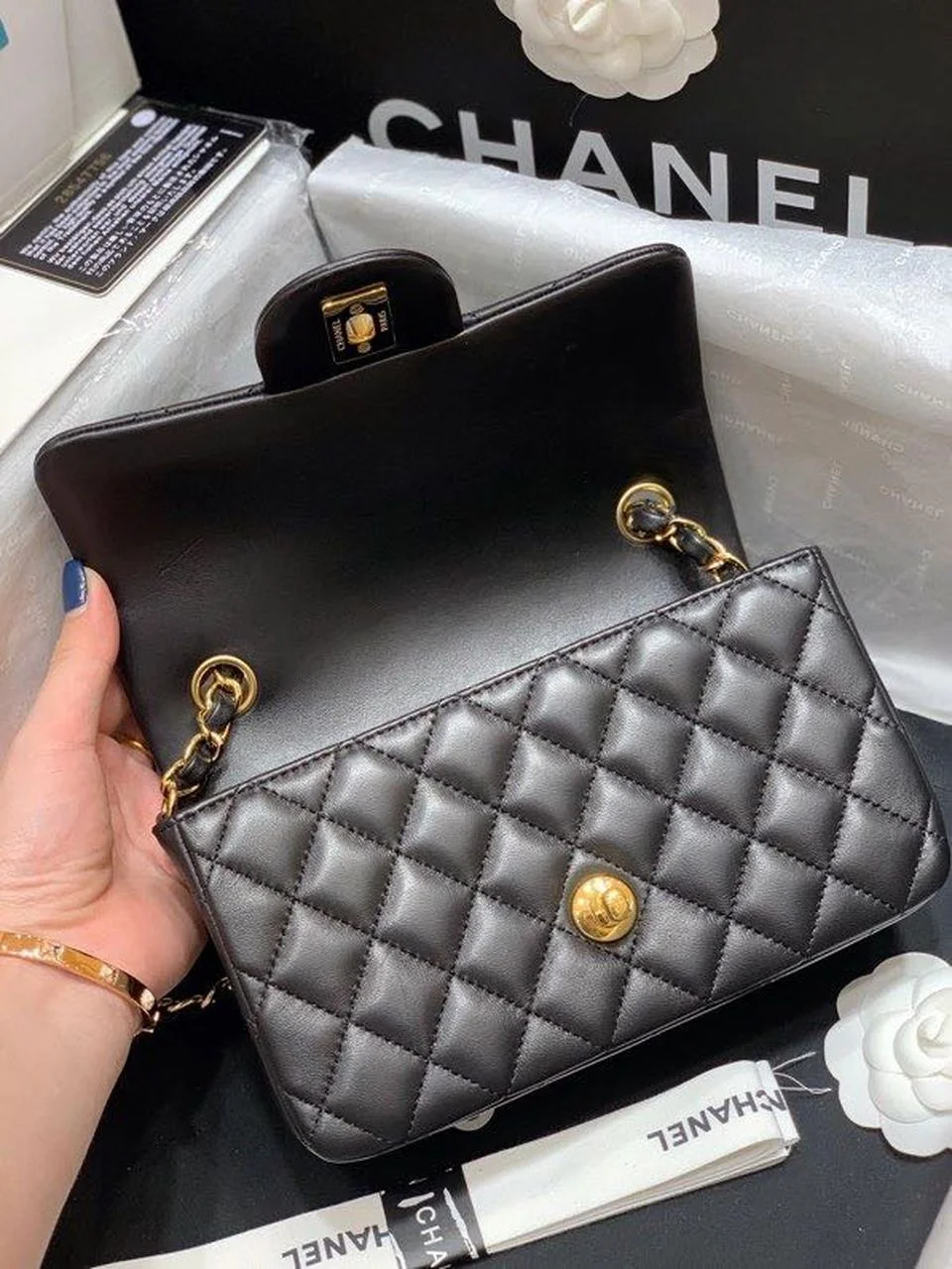 Chanel Classic Flap Bag Gold Toned Hardware Black For Women, Women’s Bags, Shoulder And Crossbody Bags 7.8in/20cm A01116
