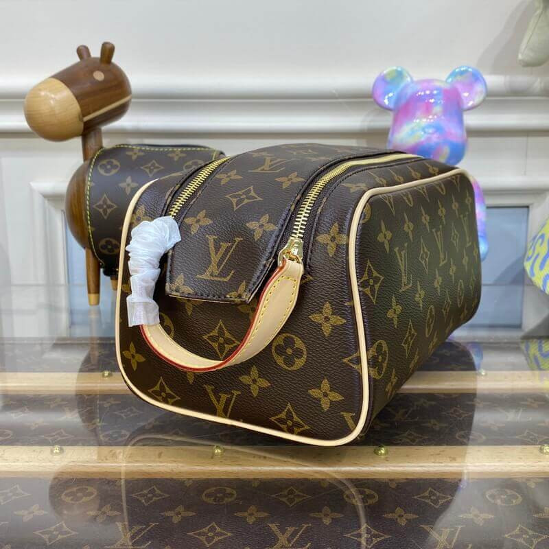 Louis Vuitton Dopp Kit Toilet Pouch M44494