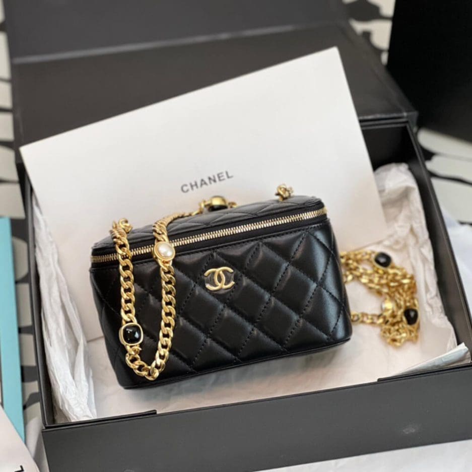 Chanel Vanity with Chain AP2937
