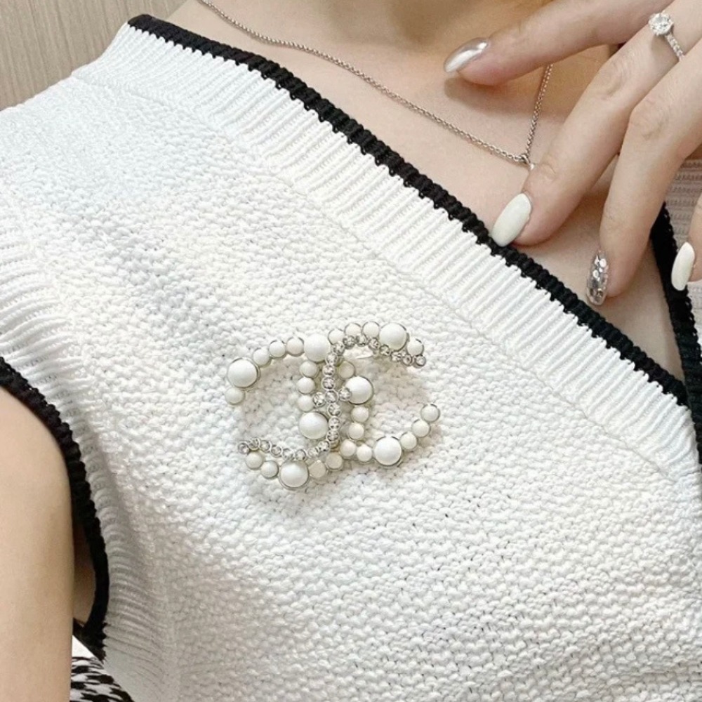 High quality CC brooch