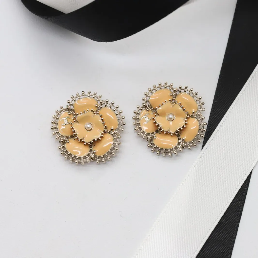CCE502 CC earring