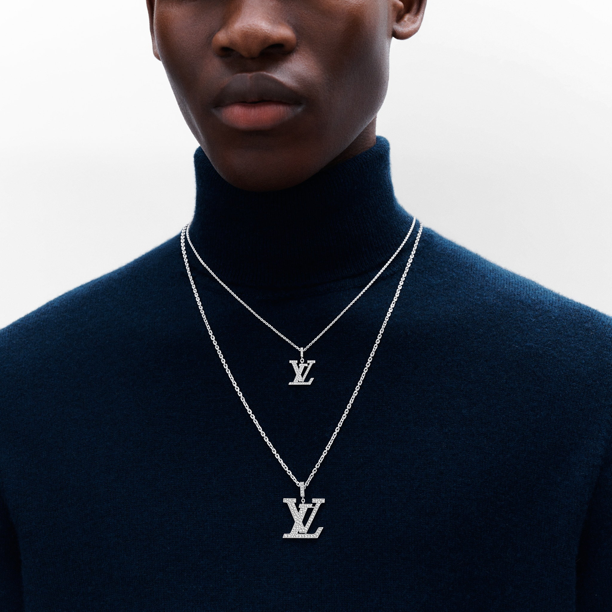 Louis Vuitton Medium Pendant, White Gold And Diamonds