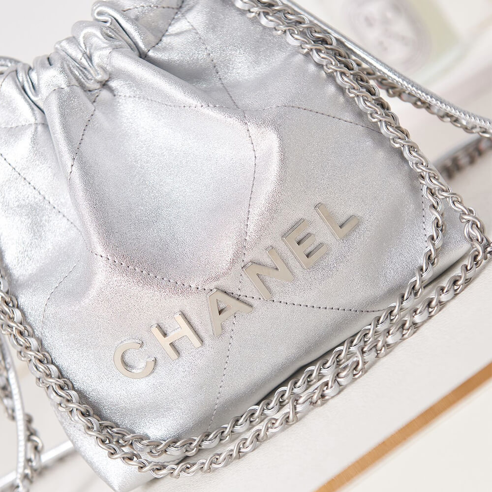 CHANEL 22 MINI HANDBAG AS3980