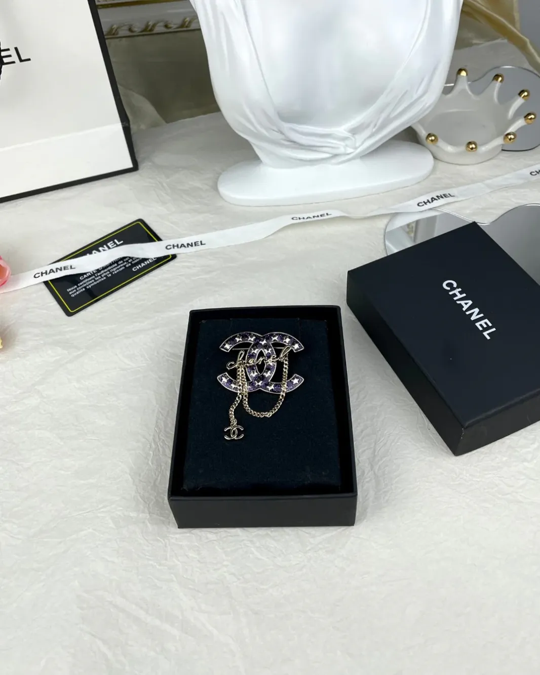 High quality Star CC brooch