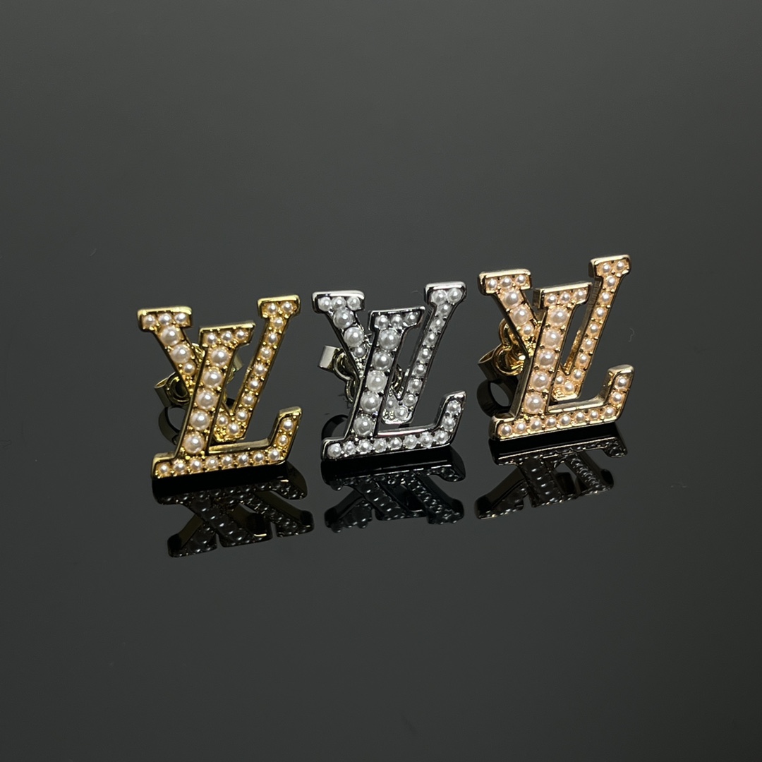 Louis Vuitton Pearl letter earrings