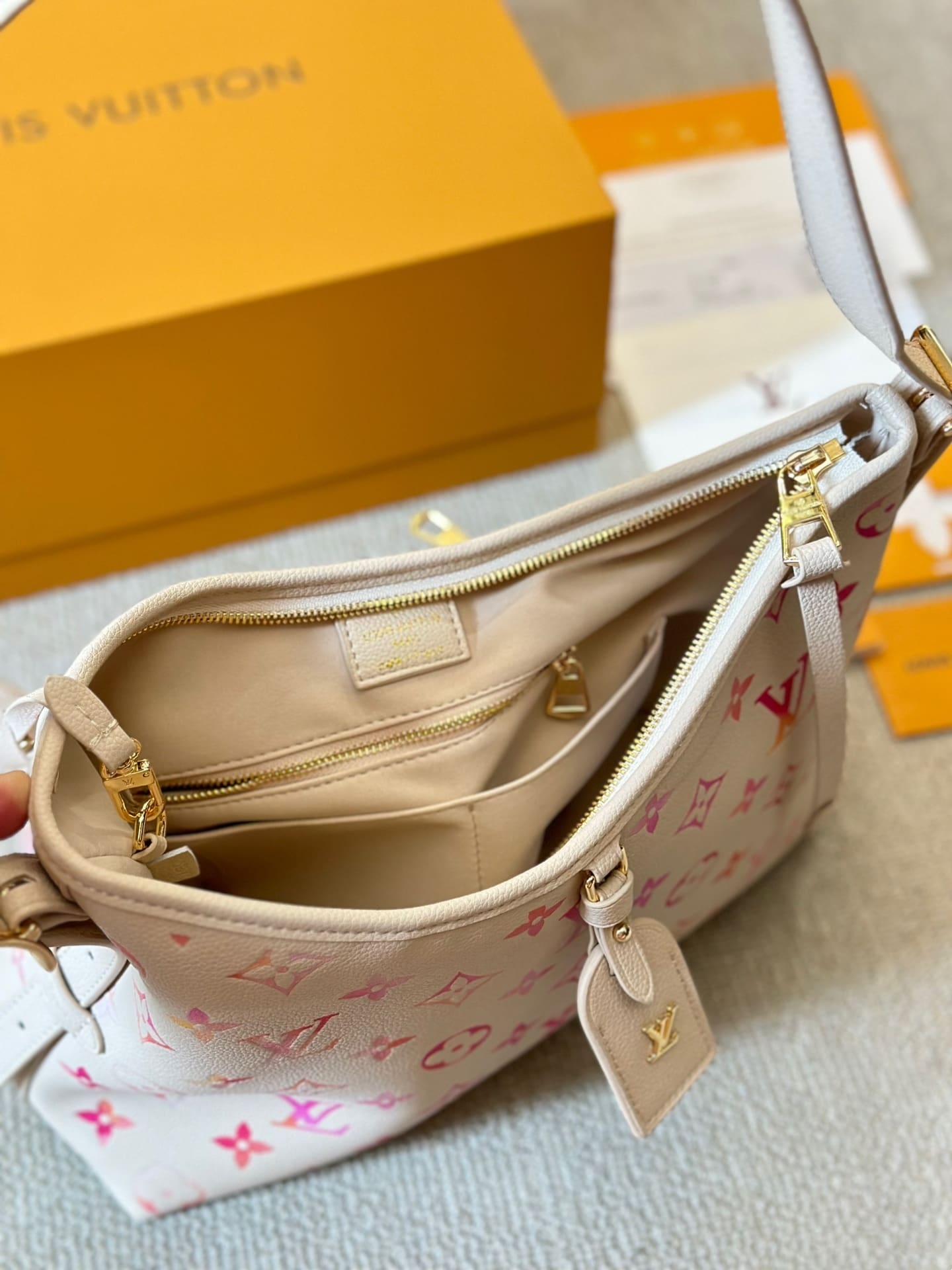 Louis Vuitton M24652 CarryAll PM