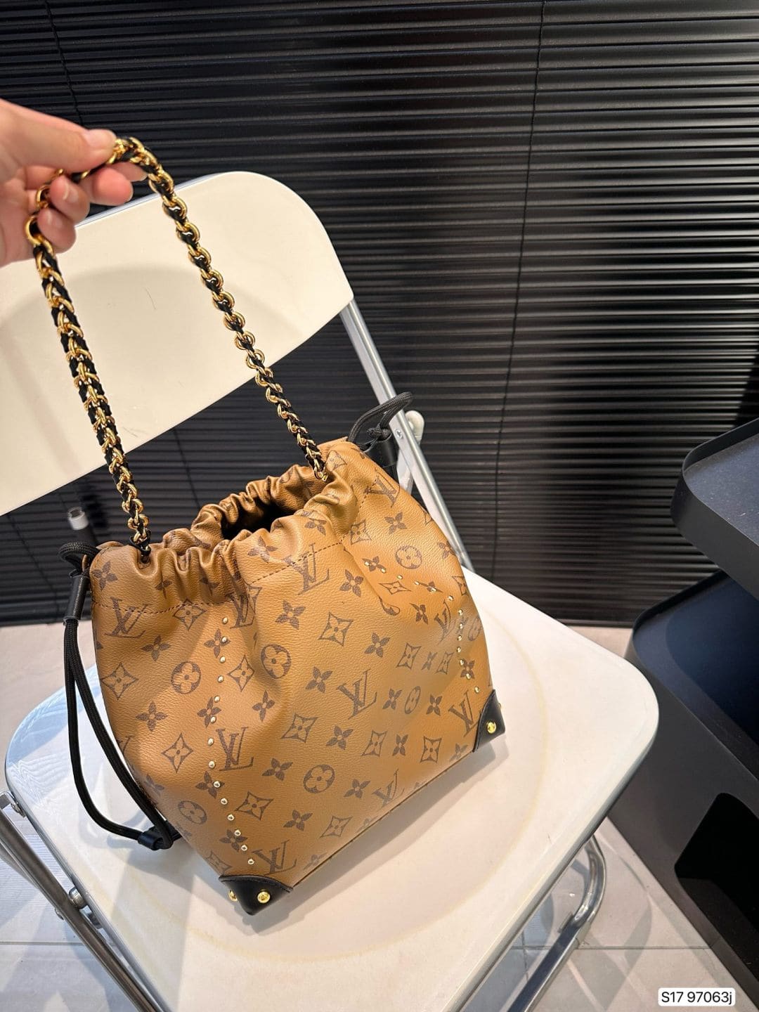 Louis Vuitton M13324 Noé Trunk Small