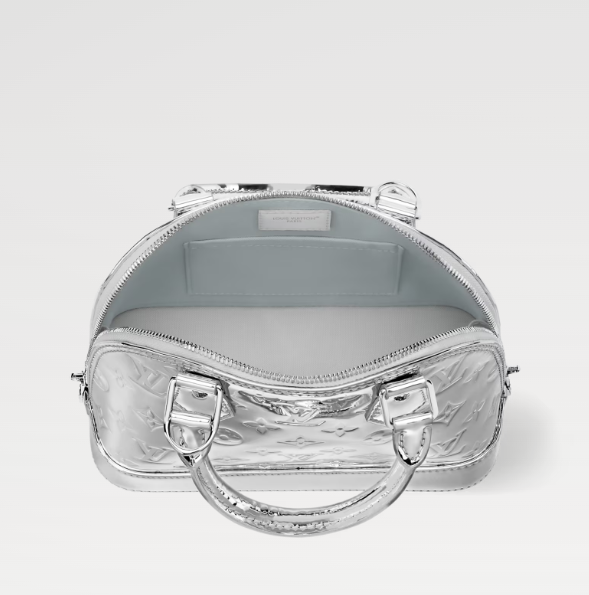 Louis Vuitton M26335 Ski Alma BB