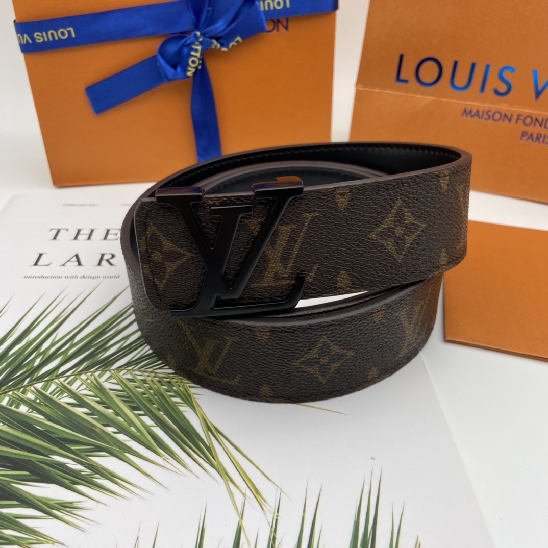 Louis Vuitton INITIALES 40MM REVERSIBLE