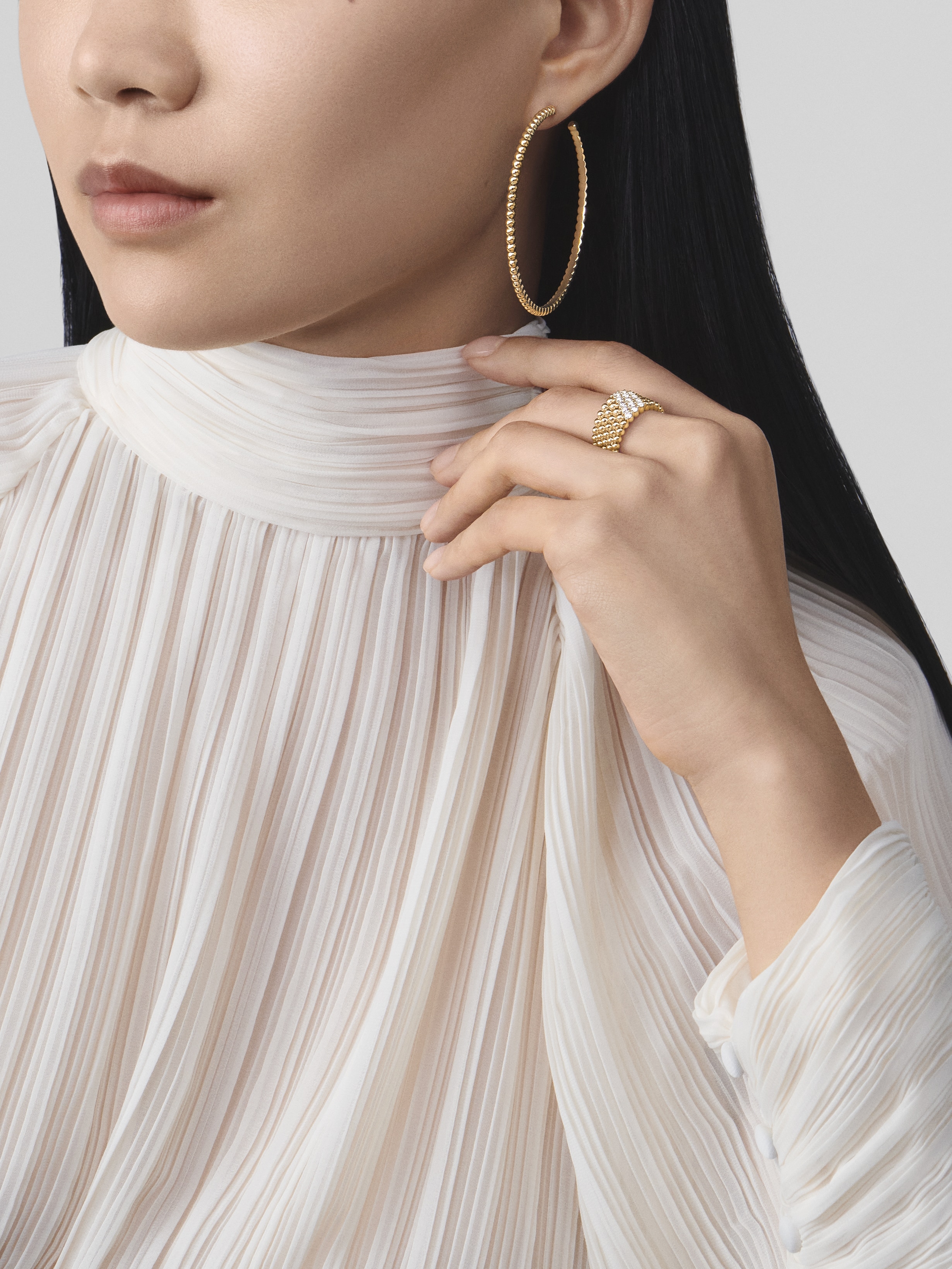 Van Cleef & Arpels Perlée diamonds ring, 5 rows