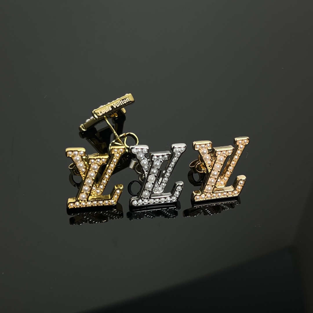 Louis Vuitton Pearl letter earrings