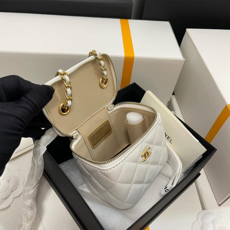 Chanel Small Vanity with Chain AP1447