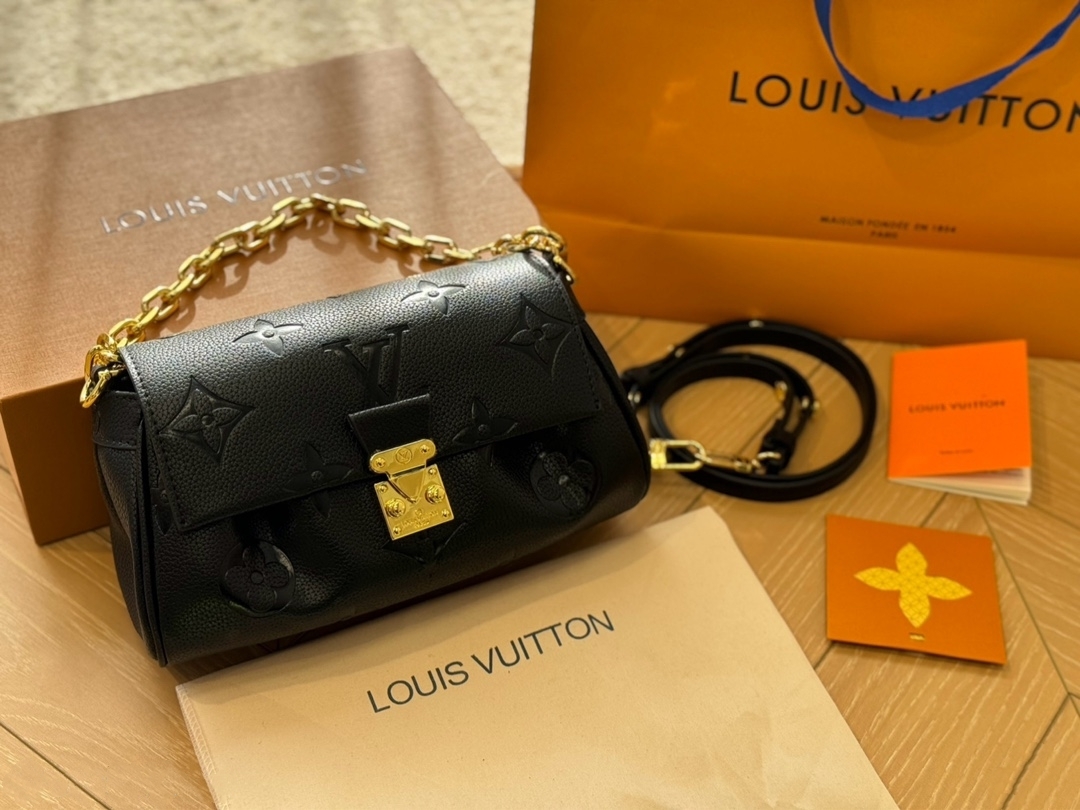 Louis Vuitton Favorite M45813