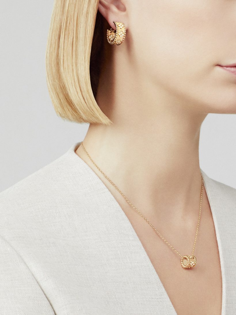 Van Cleef & Arpels Perlee clovers pendant