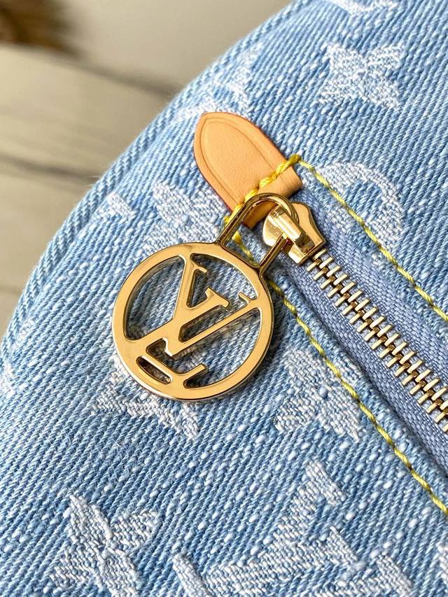 Louis Vuitton M24846 Loop