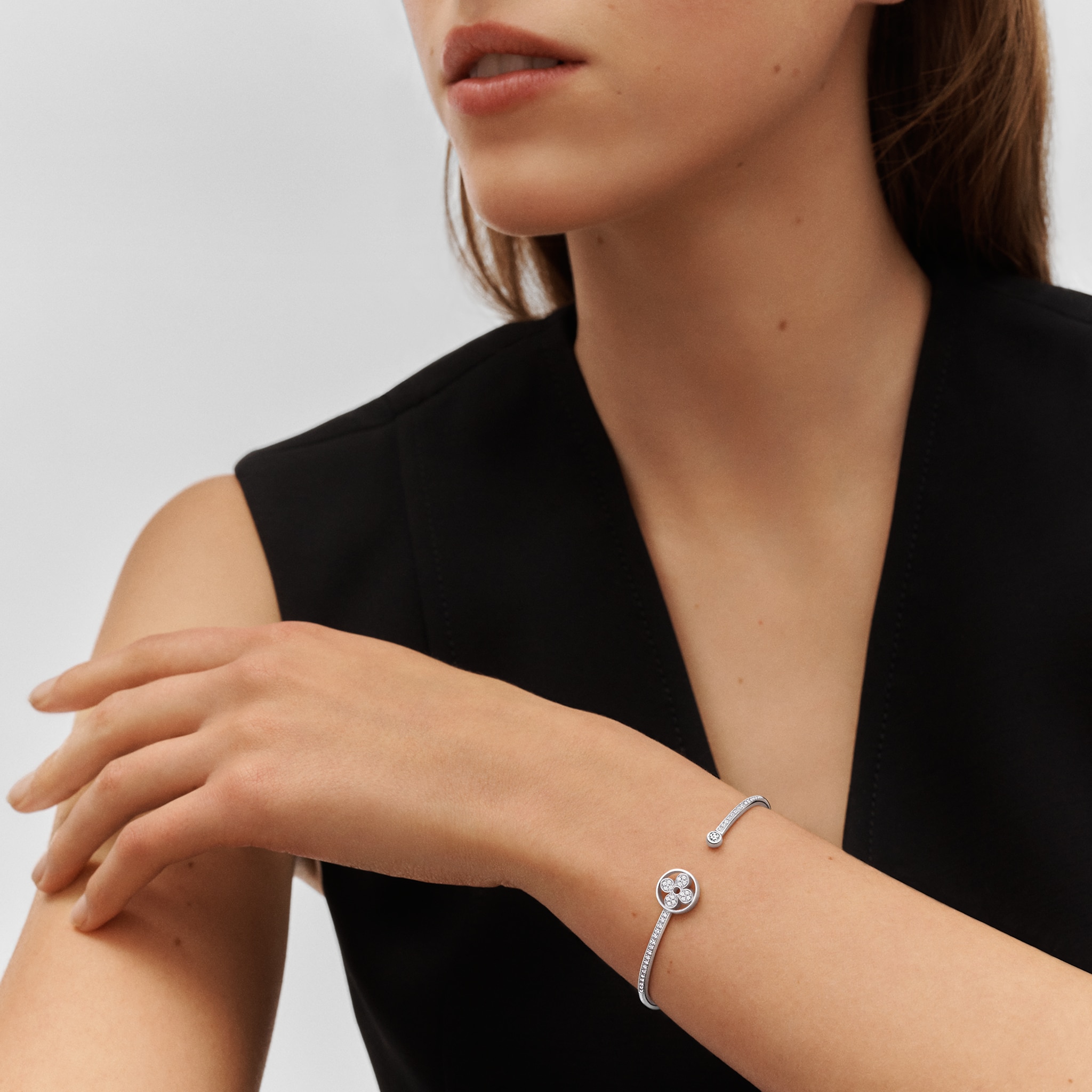 Louis Vuitton Idylle Blossom Twist Bracelet, White Gold And Diamonds