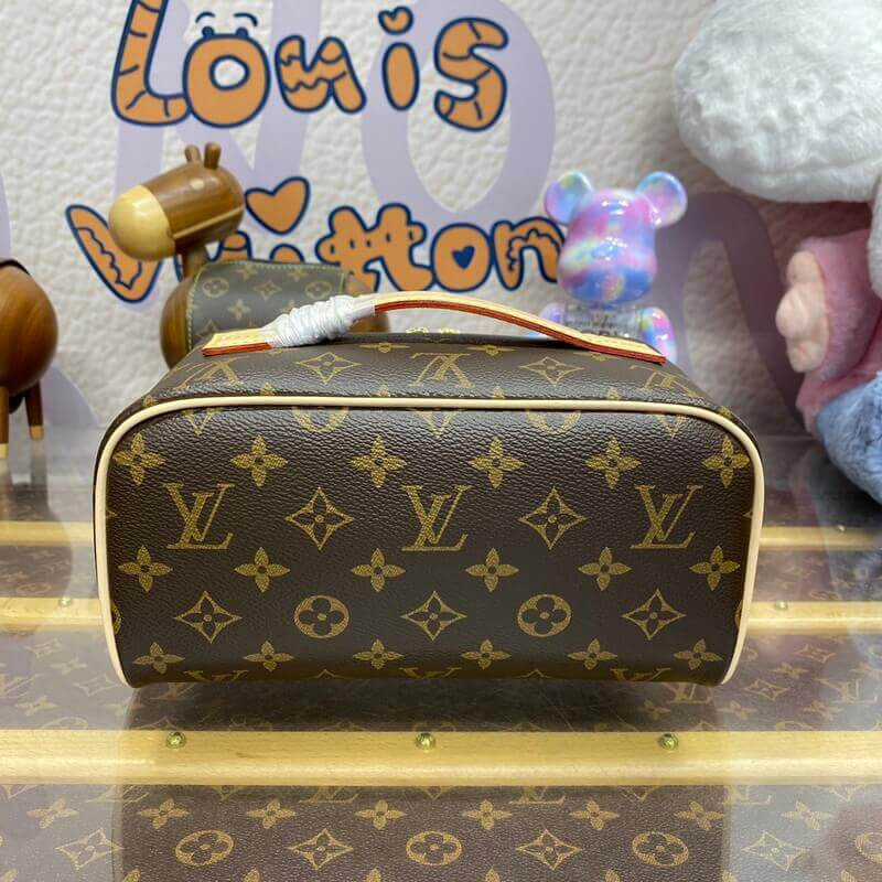 Louis Vuitton Toiletry Bag M11750