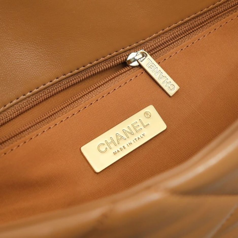 Chanel 19 Maxi Handbag AS1162
