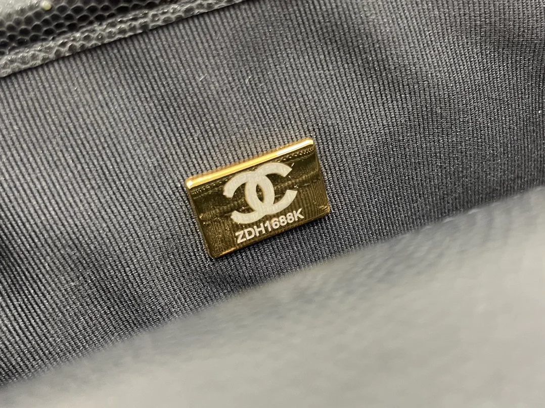 Chanel 22K Flap Bag Black For Women, Women’s Bags 8.1in/20.5cm