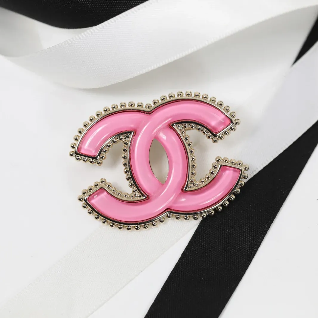 High quality 24P Pink CC brooch