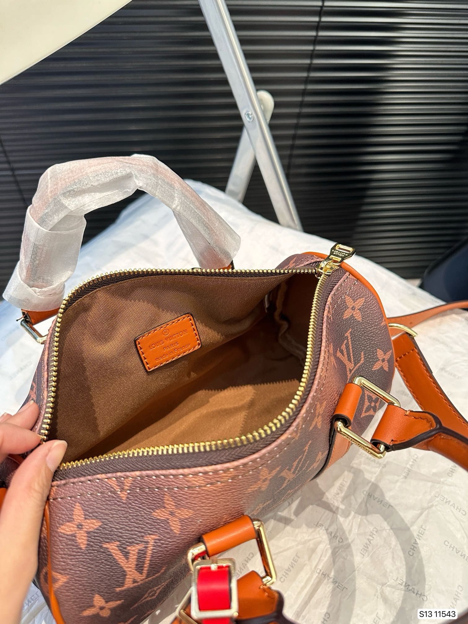 Louis Vuitton M11542 Keepall Bandoulière 25