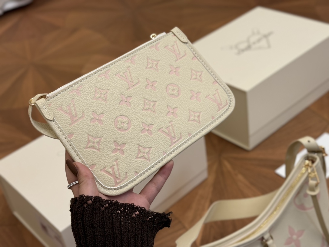 Louis Vuitton M24141 CarryAll PM