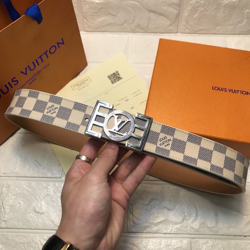Louis Vuitton INITIALES 35MM