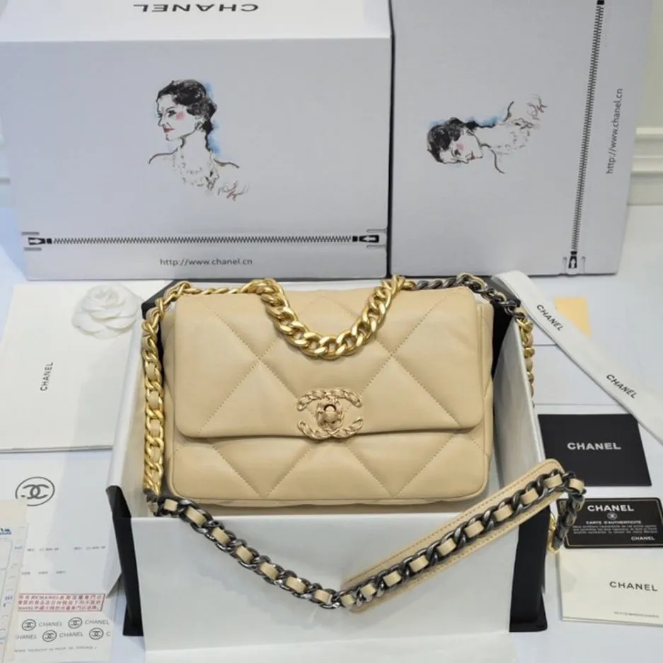 Chanel 19 Handbag AS1160