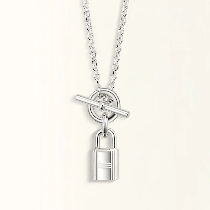 Hermes Kelly Cadenas pendant