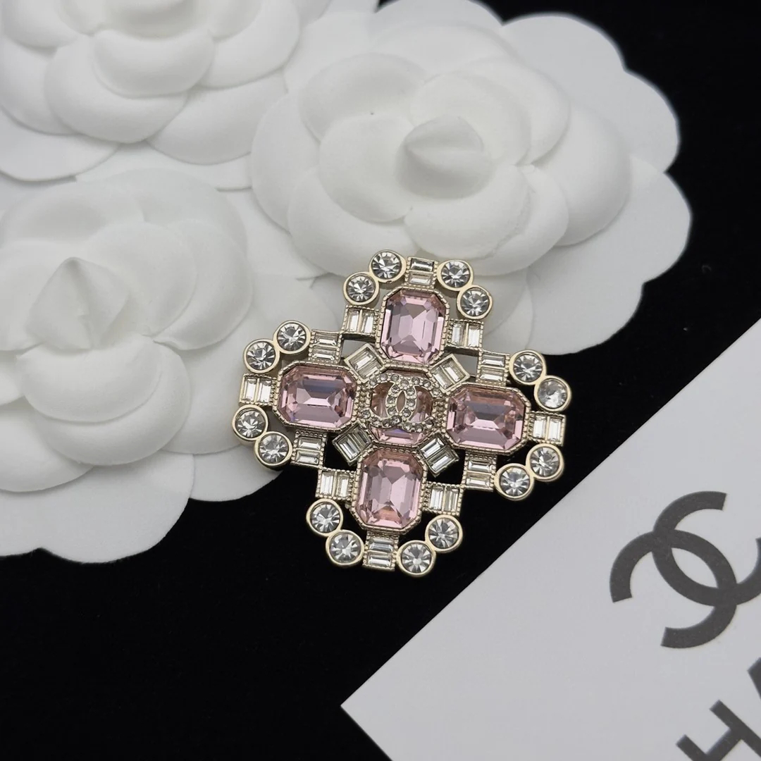 High quality CC brooch