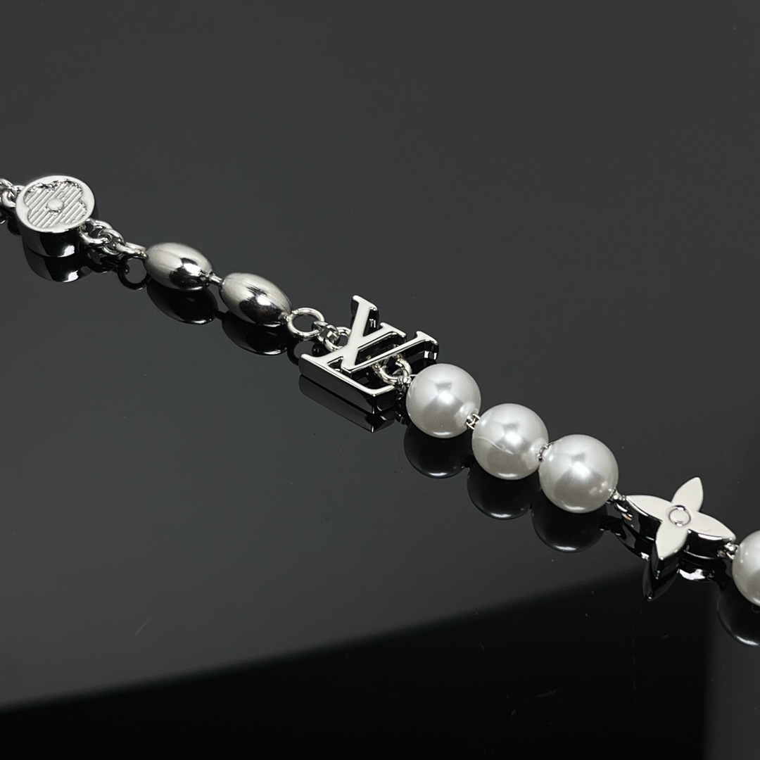 Louis Vuitton Pearls Fusion Bracelet