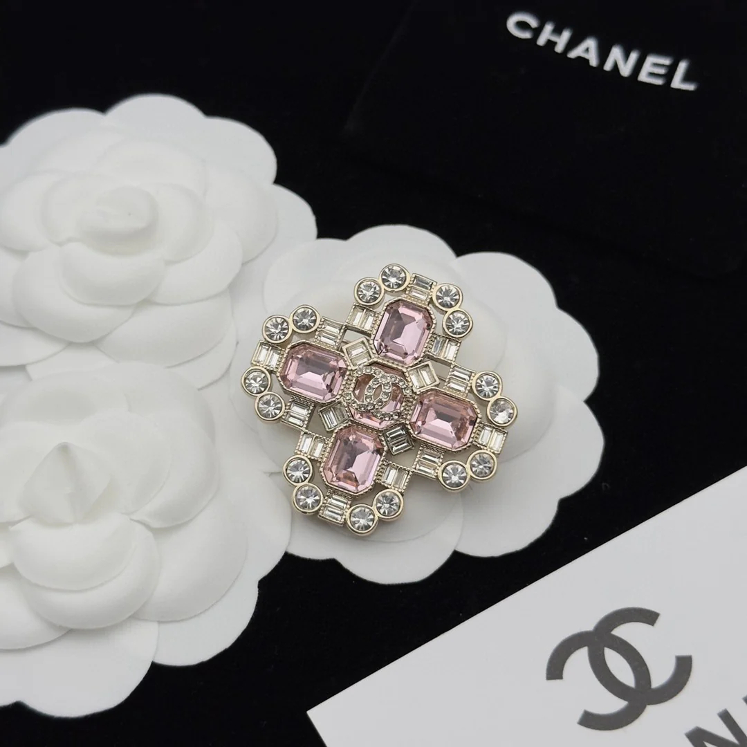 High quality CC brooch