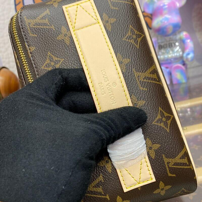 Louis Vuitton Toiletry Bag M11750