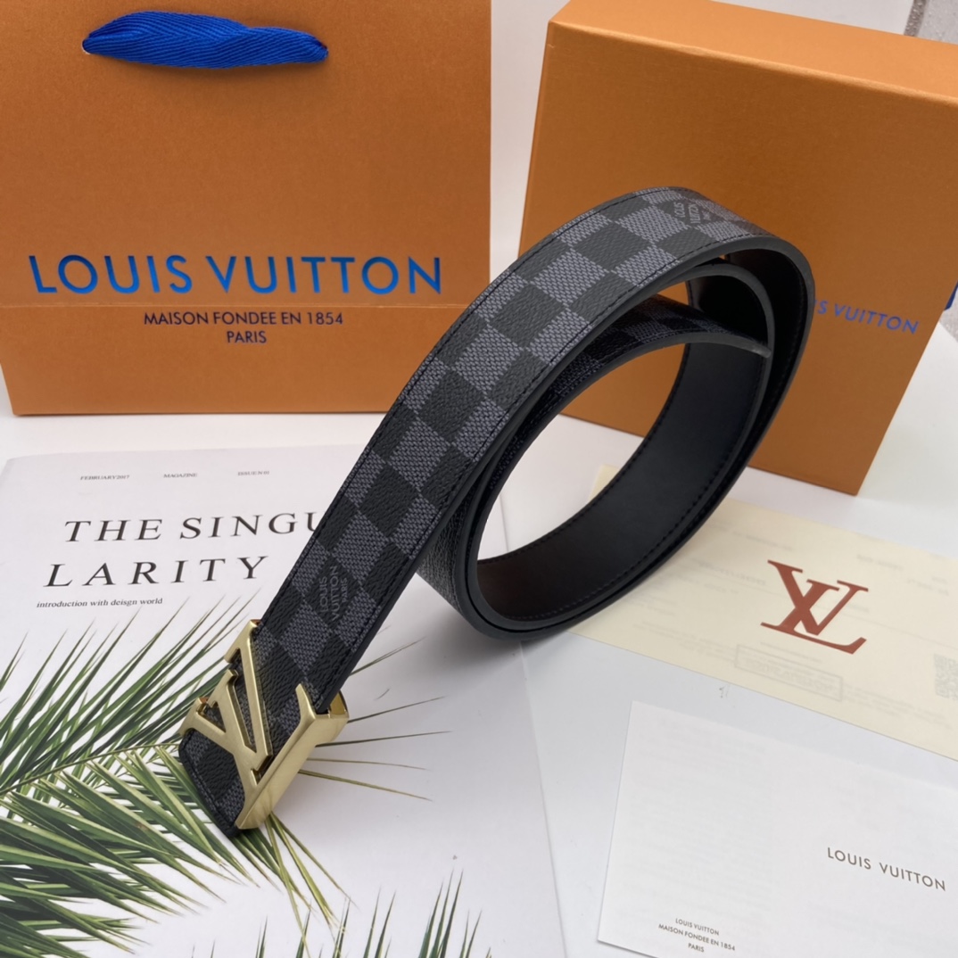 Louis Vuitton INITIALES 40MM REVERSIBLE