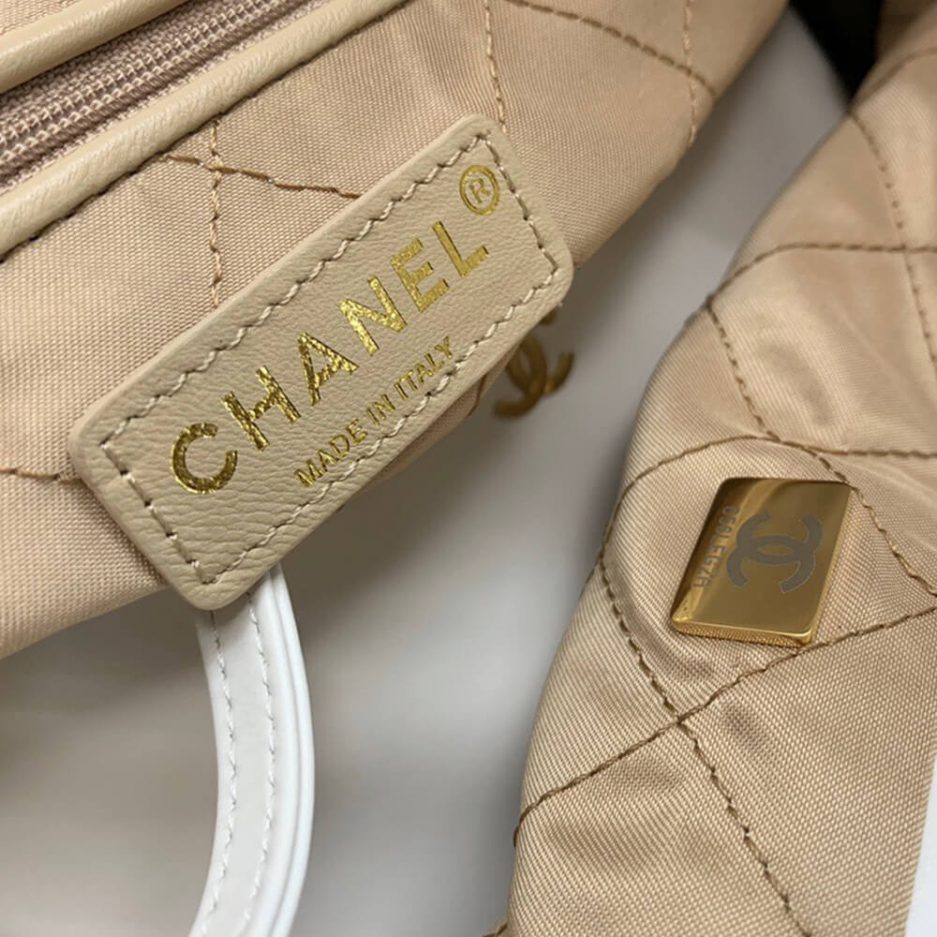 Chanel 22 Small Handbag AS3260