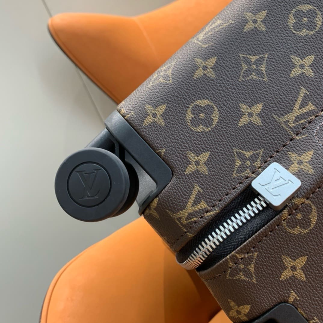 Louis Vuitton M20294 Horizon 55