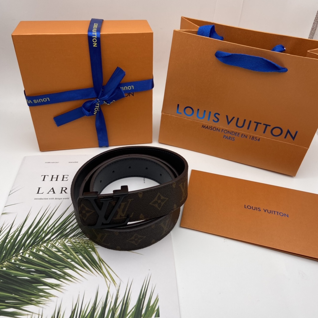 Louis Vuitton INITIALES 40MM REVERSIBLE