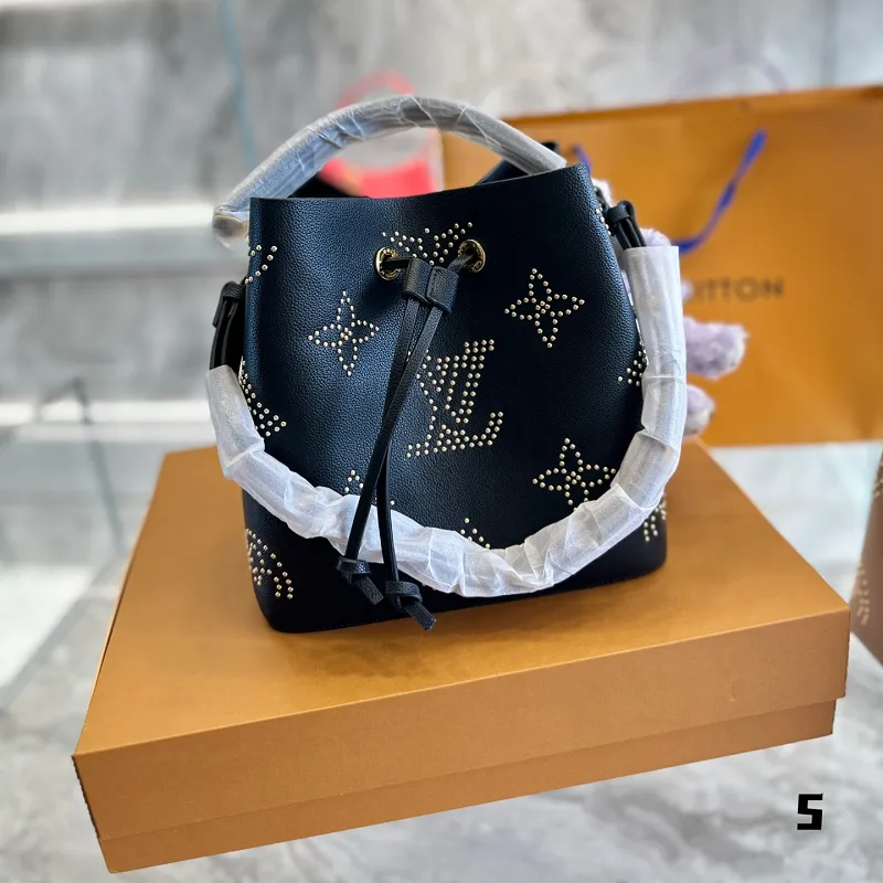 Louis Vuitton NeoNoé BB Black