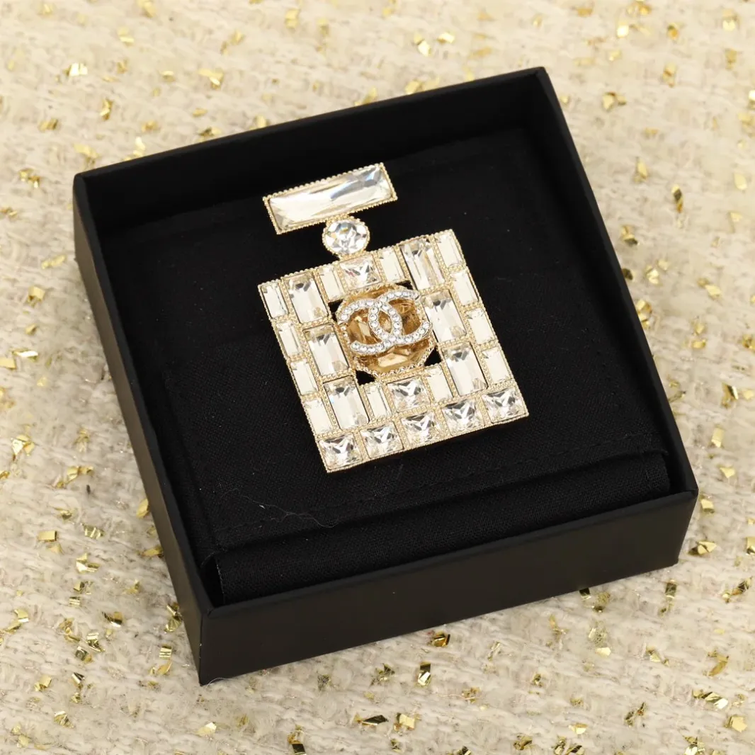 CC 24C full diamond perfume bottle brooch