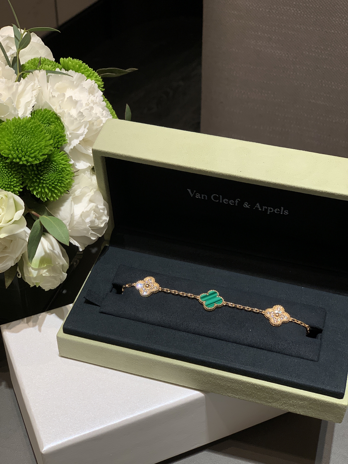 Vintage Alhambra Bracelet, 5 Charms